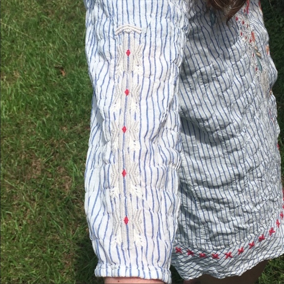 ❤️Host Pick❤️ Sold JOHNY WAS Preppy Floral Top - Picture 5 of 7